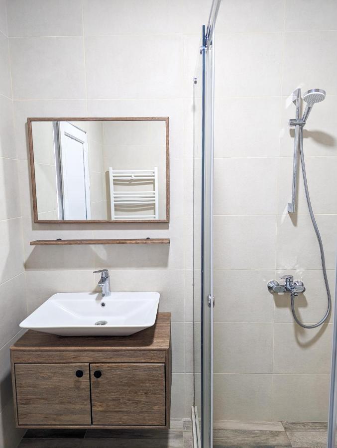Brand New Apartment In Kutaisi Esterno foto