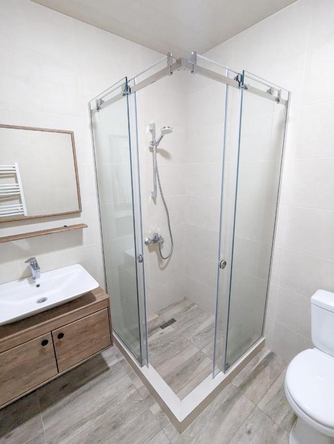 Brand New Apartment In Kutaisi Esterno foto